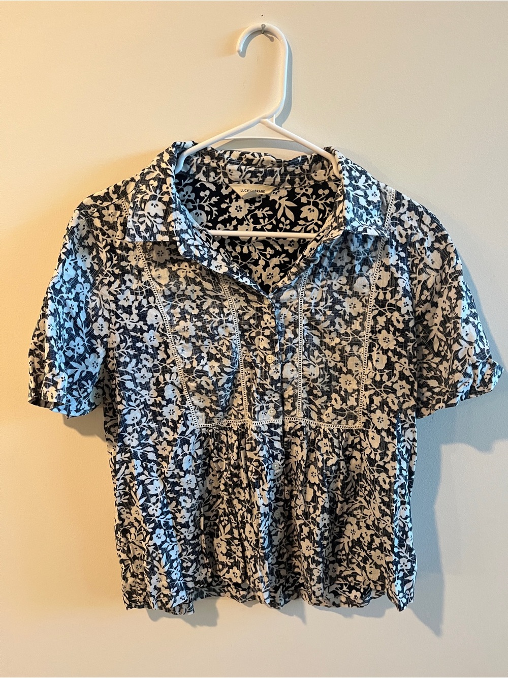 Lucky brand Floral Button-Front Short Sleeve Shirt - Black & White